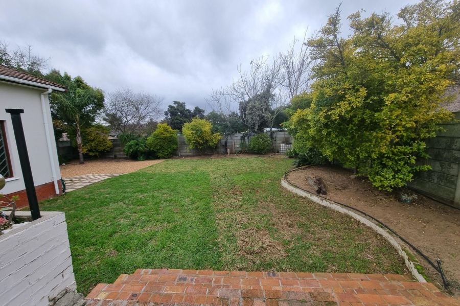 To Let 3 Bedroom Property for Rent in Vredekloof Western Cape